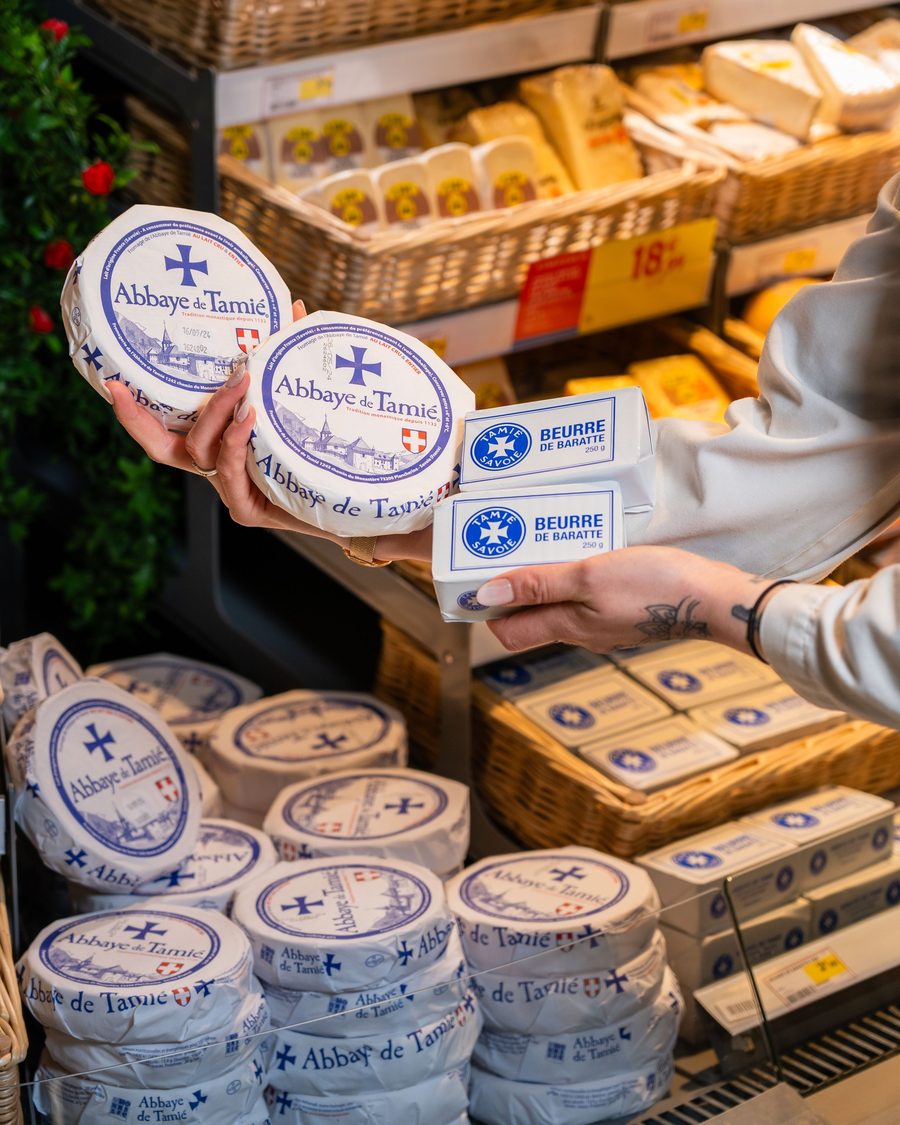 Fromages et beurre de baratte de l'Abbaye de Tamié, producteur local à 15 km de Faverges